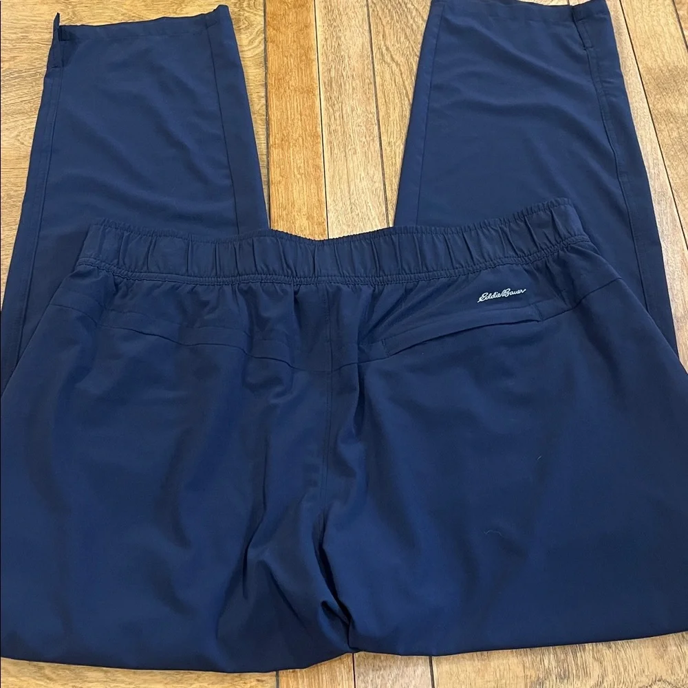 Eddie Bauer Women’s Athleisure Pants - Picture 4 of 4